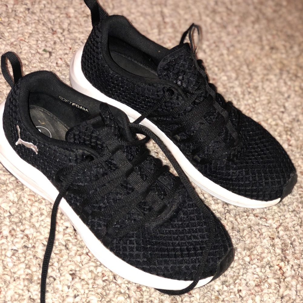 Puma Soft Foam Tennis shoes